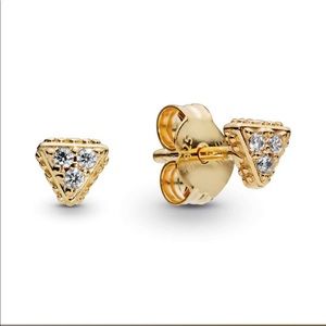 Pandora sparkling triangles stud earrings